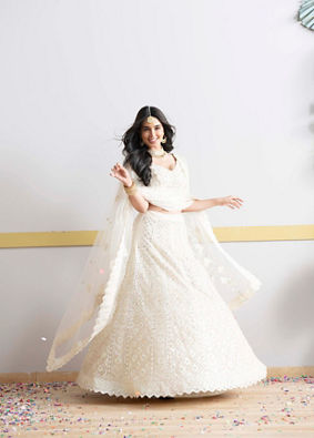 Cream Diamond Patterned Bridal Lehenga image number 0